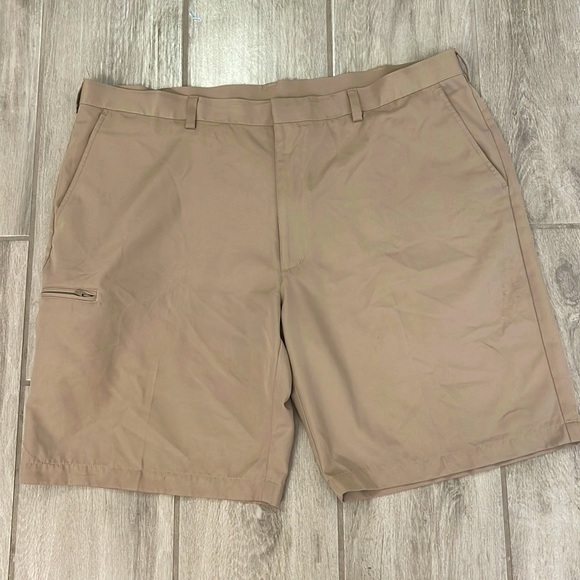 Grand Slam Other - GRAND SLAM Mens 42" Tan Khaki Shorts Golf Pleated Microfiber Zip Pocket